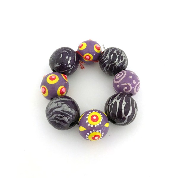 Armreif mit farbige Kugeln