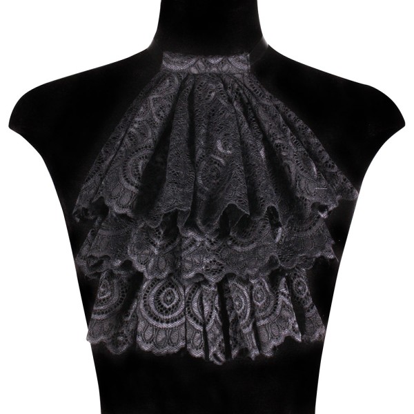Jabot mit Spitzen